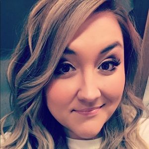 Meet your Posher, Hayley